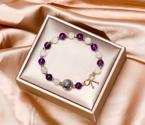 Who Can Wear an Amethyst Bracelet? A Guide to Who It's Suitable For, Its Symbolism, and Everyday Wear