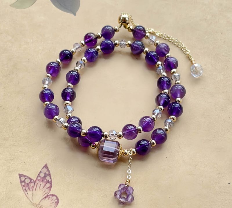 Which Hand Should You Wear an Amethyst Bracelet On? Left vs Right Meaning Explained