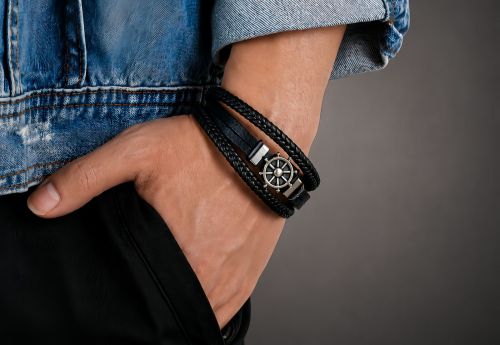 How to Wear Healing Crystal Bracelets: Tips, Wrist Placement & Style