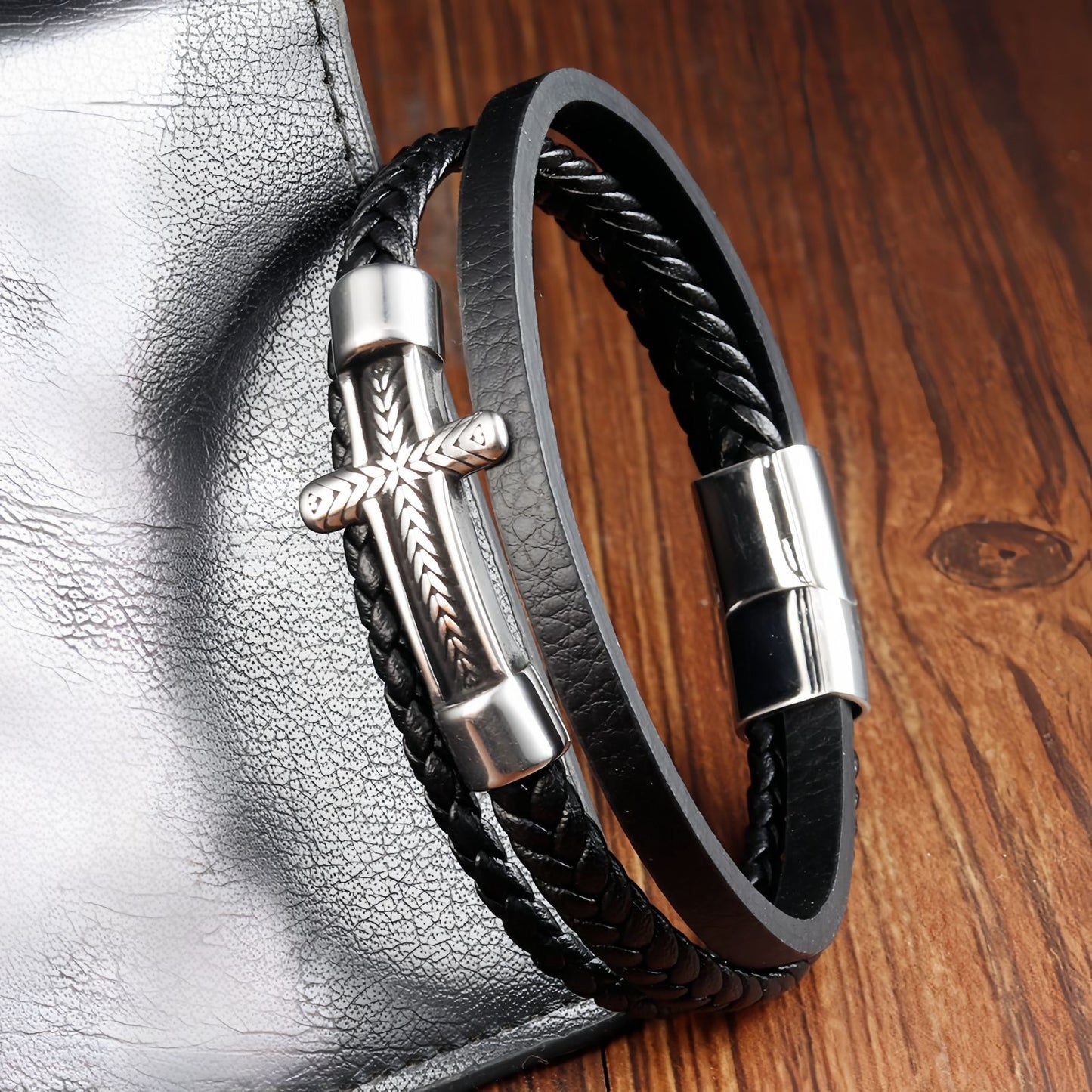 Men's Arrow Engraved Tube Cross Leather Bracelet